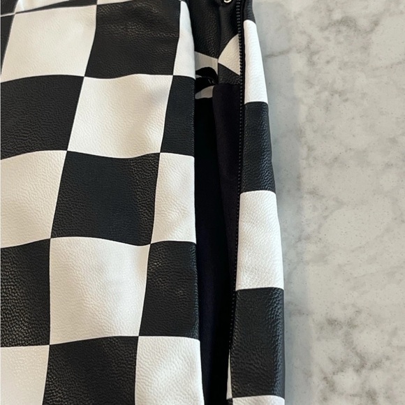 Forever 21 Black and White Checkered Mini Skirt - Picture 2 of 6